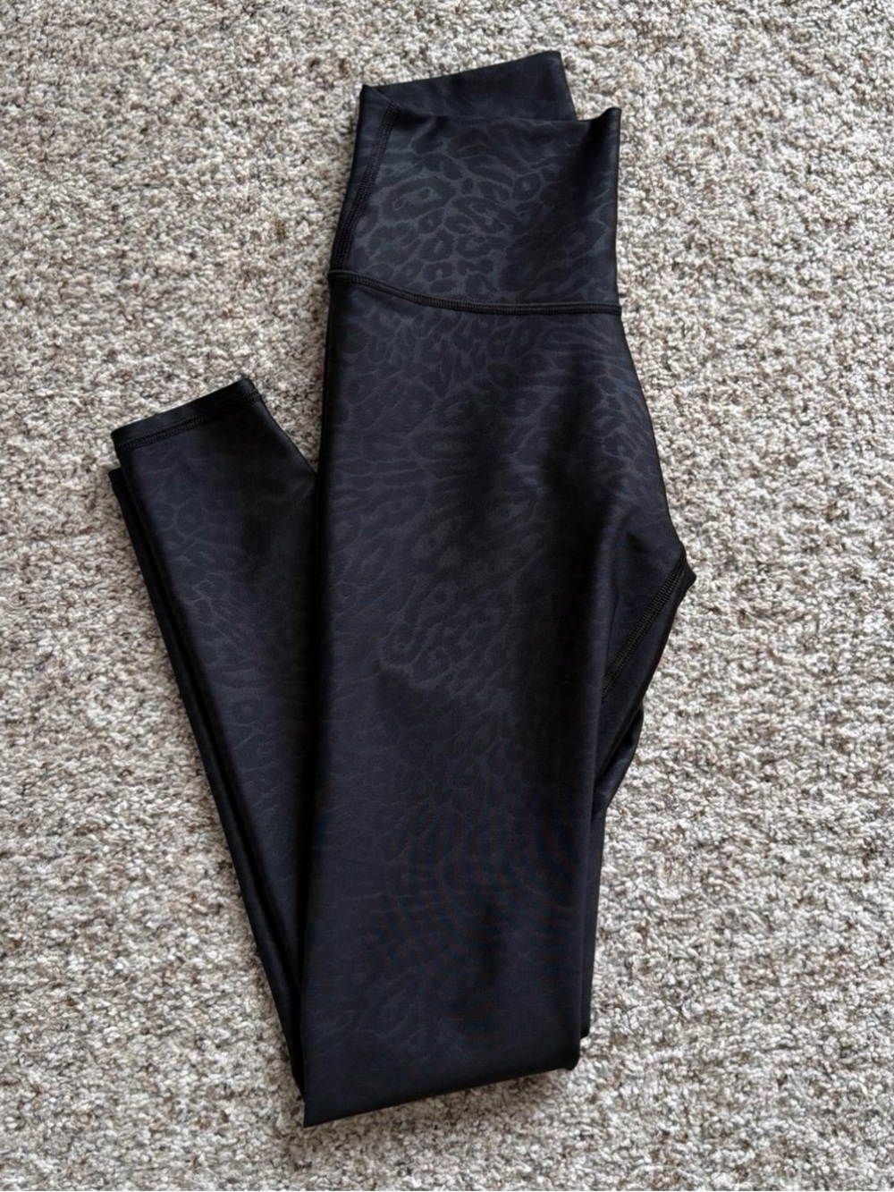 Alo yoga leopard print black leggings
